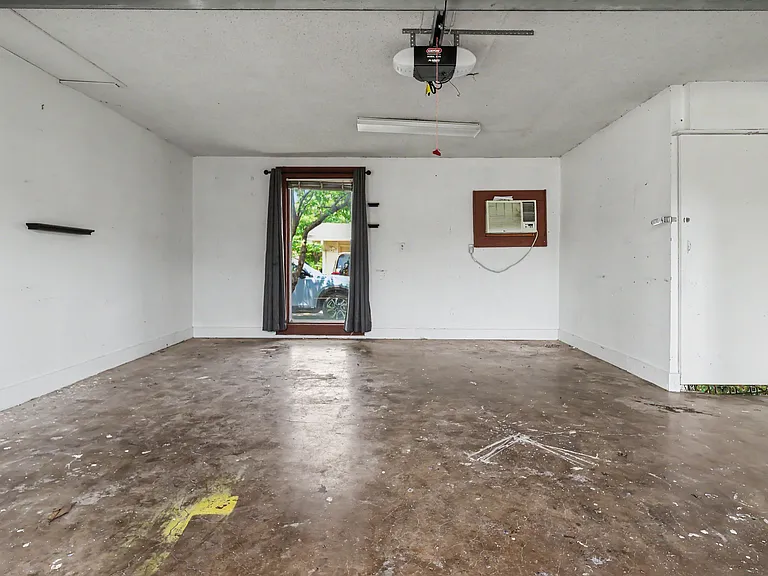 910 Wisteria Way — Photo 19