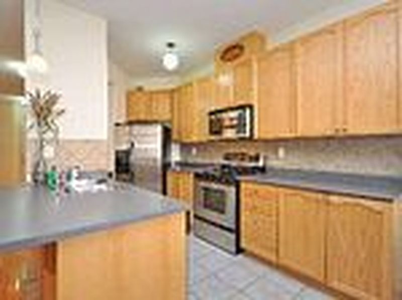 Brampton House for rent - 3 Bedrooms — photo 9