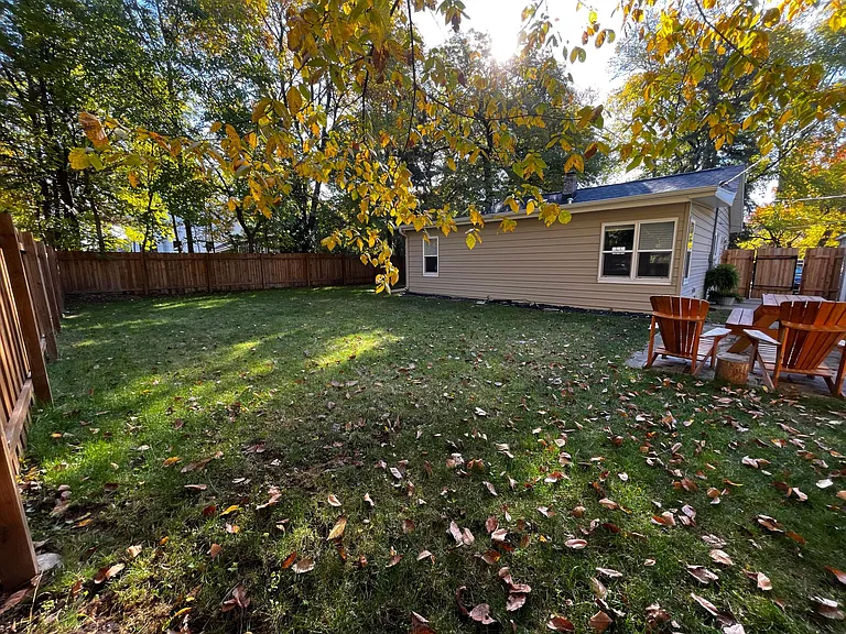 South Ln — Photo 31