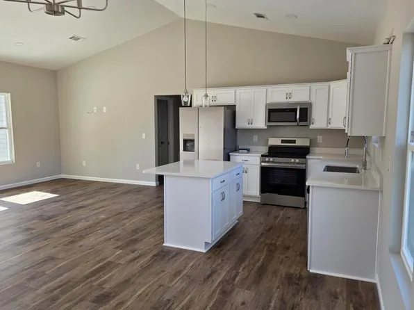 L-8 Black Bear Ct, Defuniak Springs, FL 32435