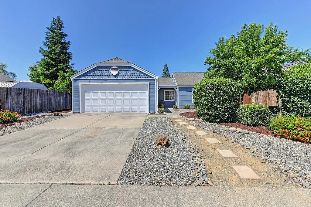 1062 Old Mill Cir photo 1