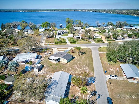 2nd image of 811 Lake Josephine Dr