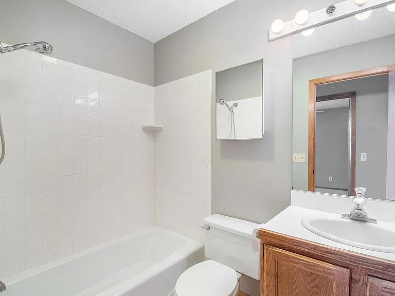 3123 S 144th Ave — Photo 14