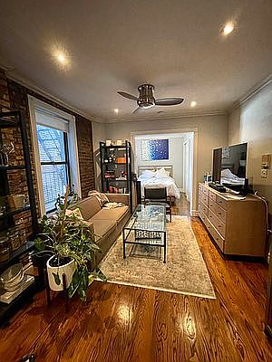 4th image of 230 Elizabeth St #4C