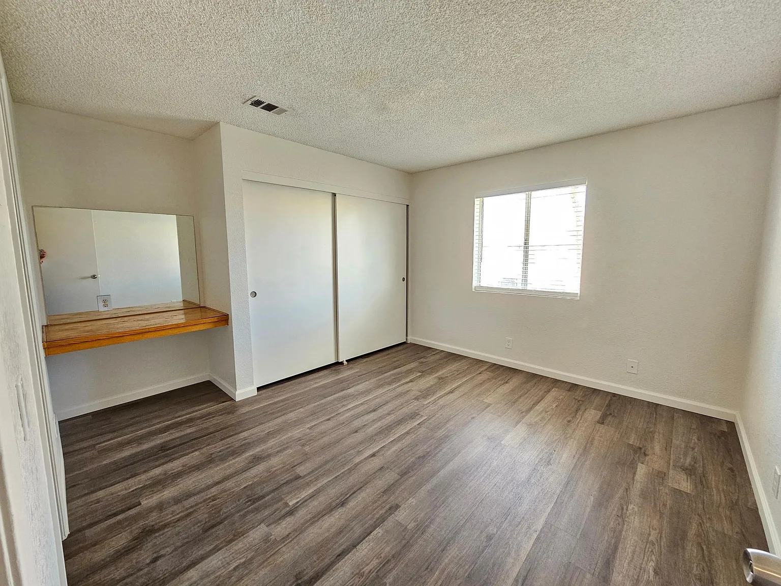Mission West Luxury Apartments — Photo 4
