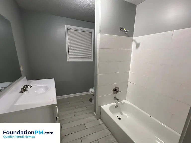 735 Roanoke Ave — Photo 8