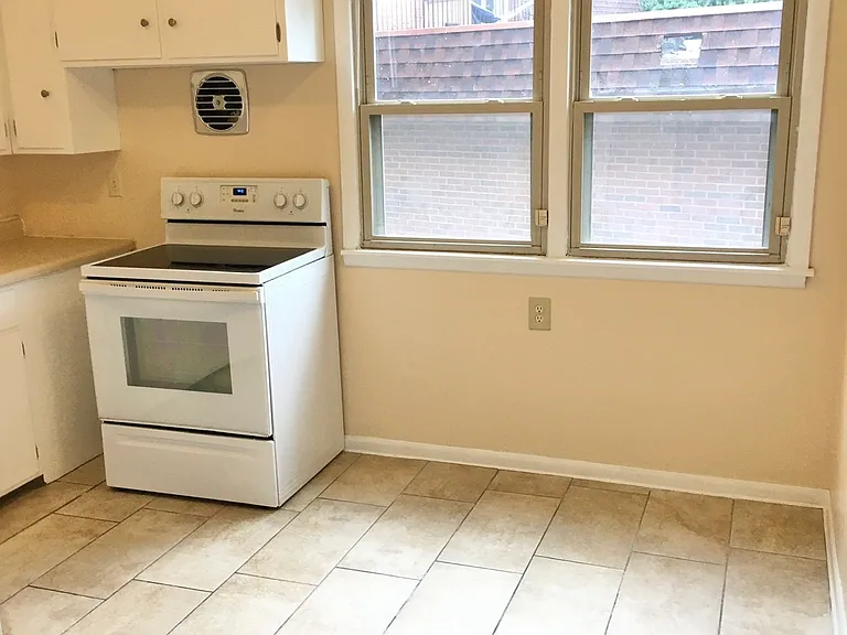 422 Rushmore Ln #1 — Photo 5