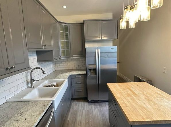 661 Avenue C Floor 2