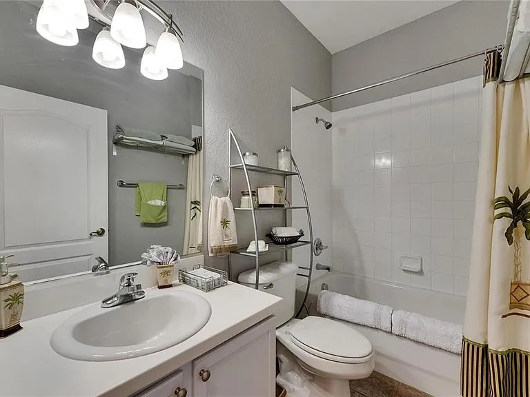2068 Sifield Greens Way — Photo 33