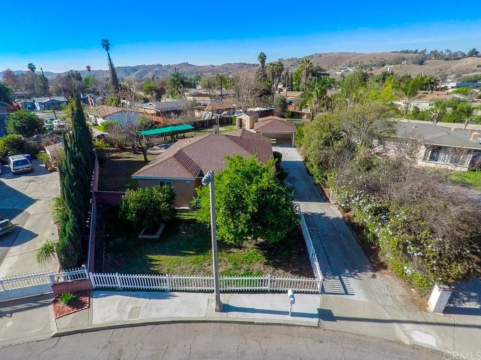 1st image of 1059 Arroyo Park Dr