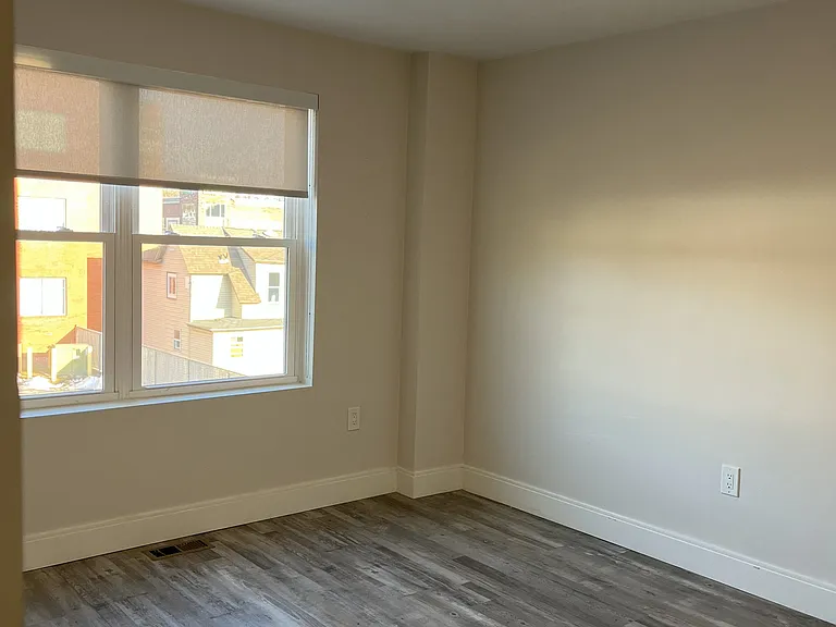 316 Shrewsbury St #4W — Photo 12