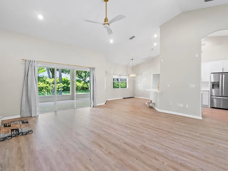 24 Lakecliff Dr — Photo 22
