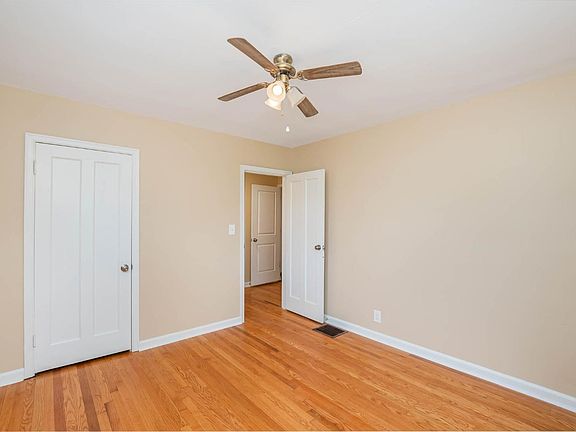 4th image of 744 E Ross Ave