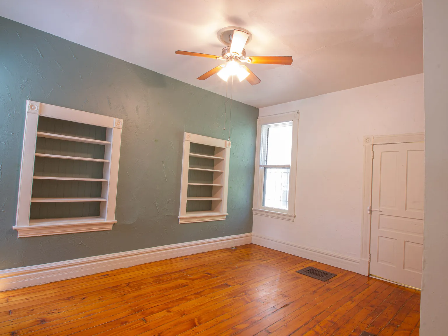 1 bed, 1110 sqft, $1,550 — Photo 4