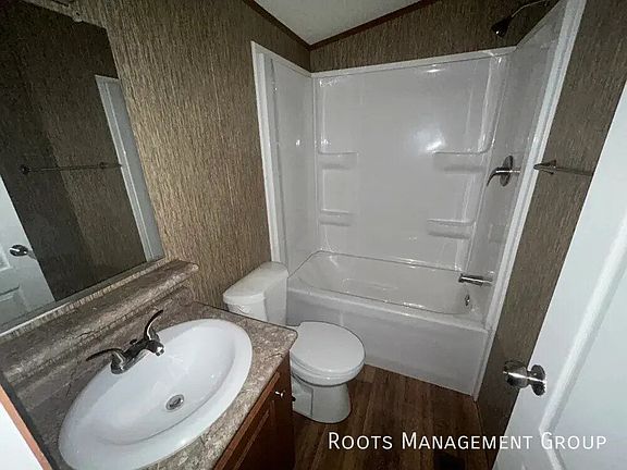 5th image of 1801 S Chester St #48
