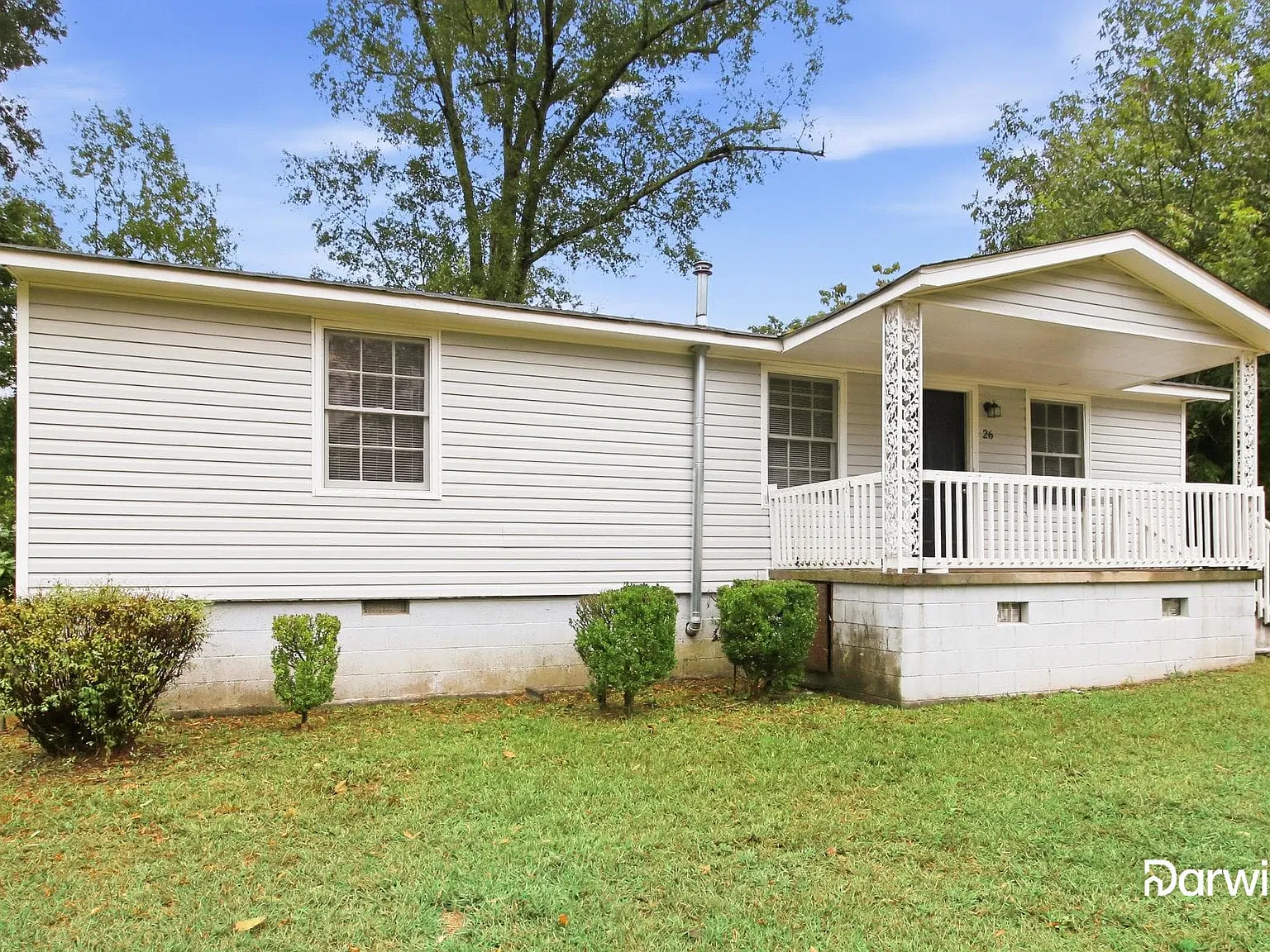 3 bed, 1.0 bath, 1008 sqft, $1,590 — Photo 2