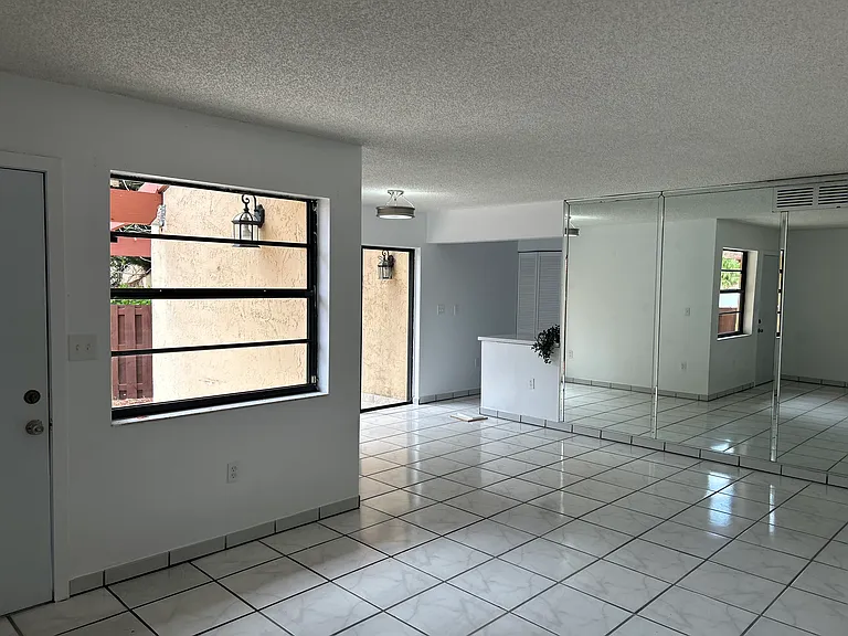301 W Park Dr #101 — Photo 8