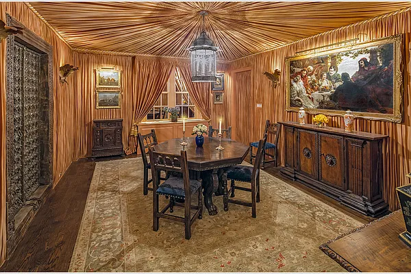 Sold by Stribling | media 24