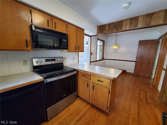 5th image of 317 Kenilworth Dr