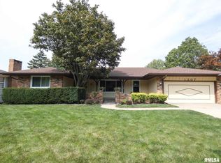 1207 W Teton Dr, Peoria, IL 61614