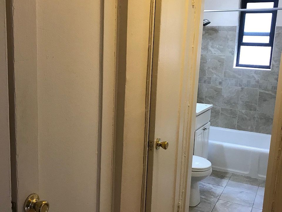 2nd image of 14703 Northern Blvd #4C
