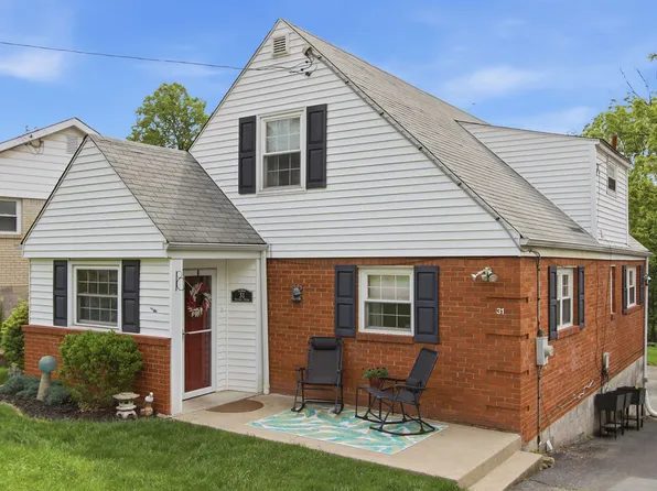 31 Barton Dr, Pittsburgh, PA 15221