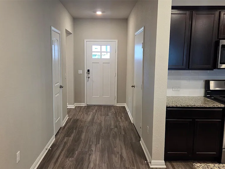 137 Arrowhead Vine St — Photo 5