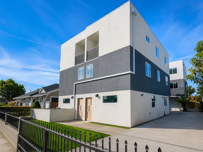 4-Unit Townhome Community | Luxury Living Near DTLA — Photo 2