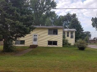 1 Alcoma Dr, Mccook Lake, SD 57049