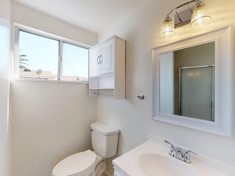 1532 Scott Ave — Photo 23