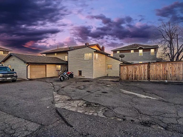 1190 Oak Cir #ID1604799P — Photo 18