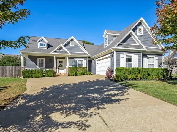 1218 Chancery Ln, Cave Springs, AR 72718