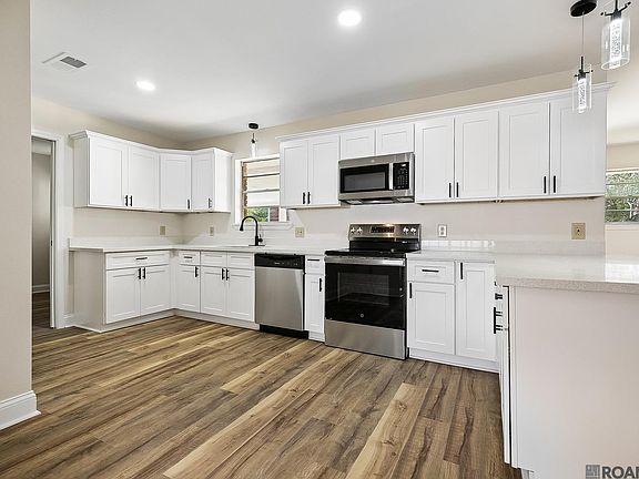 3rd image of 8950 Graham Dr