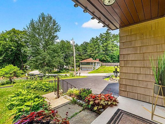 3rd image of 50 Boulder Drive