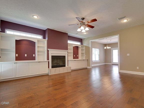 2nd image of 4026 Oak Forest Dr