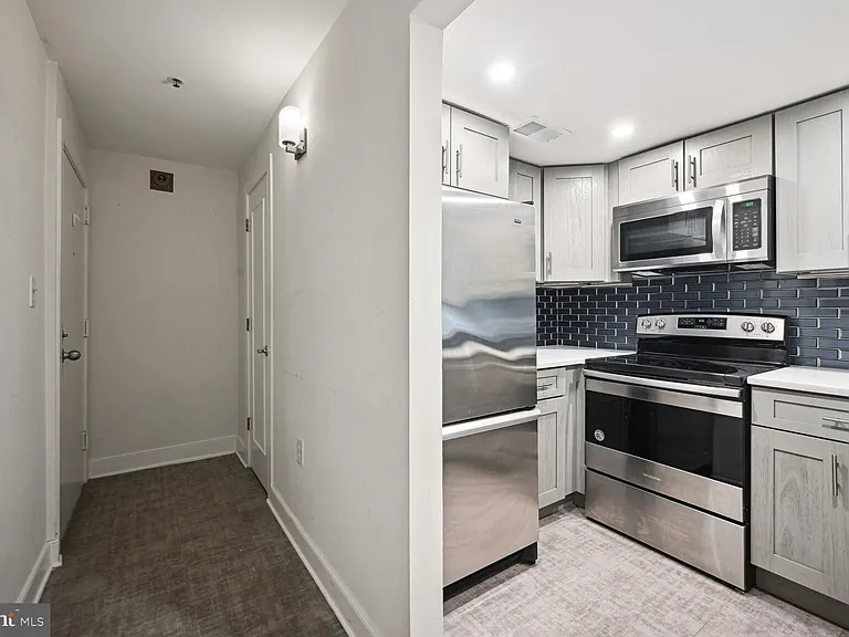 1727 R St NW #502 — Photo 5