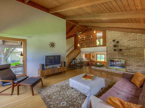 5th image of 4433 Fondell Dr