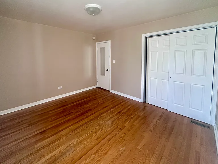 2533 S 57th Ave #1 — Photo 5