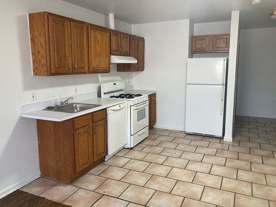 1st image of 46 Davis Ave Floor 1