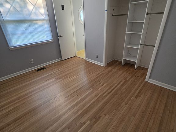 5th image of 129 Elnora Dr