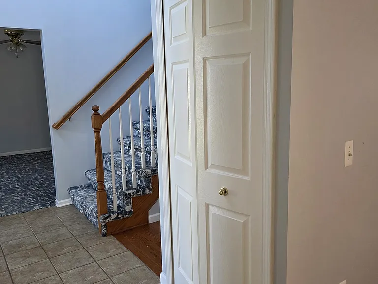 1254 Hartland St — Photo 44