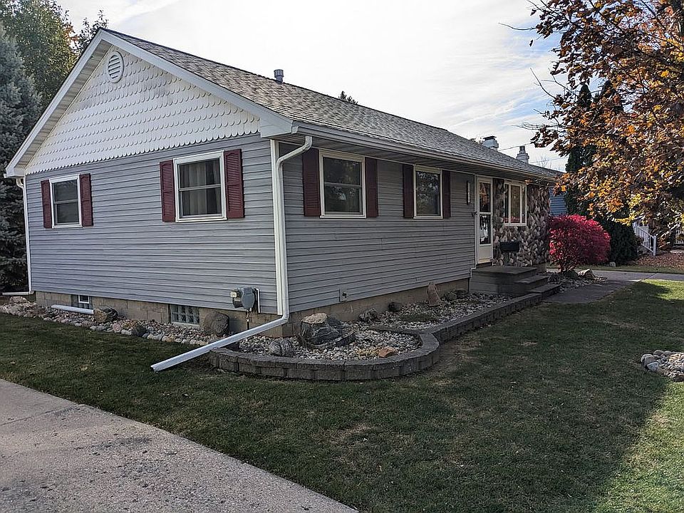 1219 Seymour St, Grand Ledge, MI 48837 | Zillow