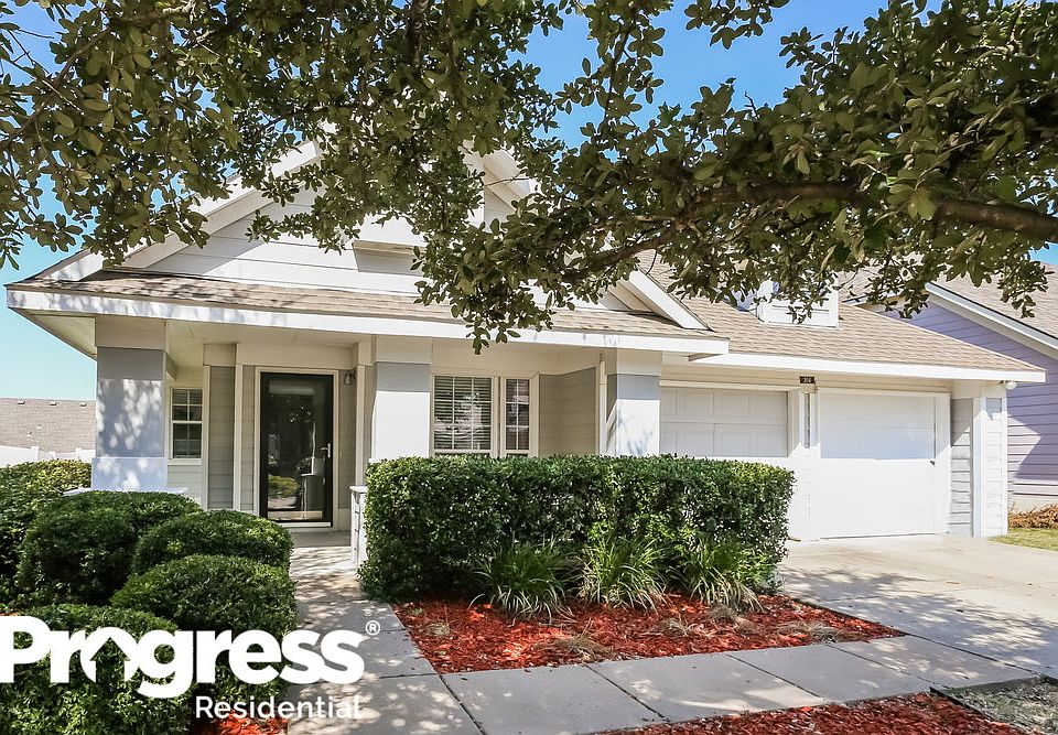 1st image of 304 Creekside Dr