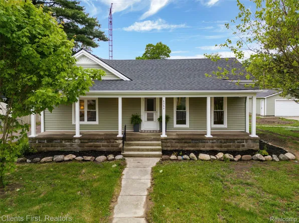 6360 Denton Rd, Van Buren Township, MI 48111