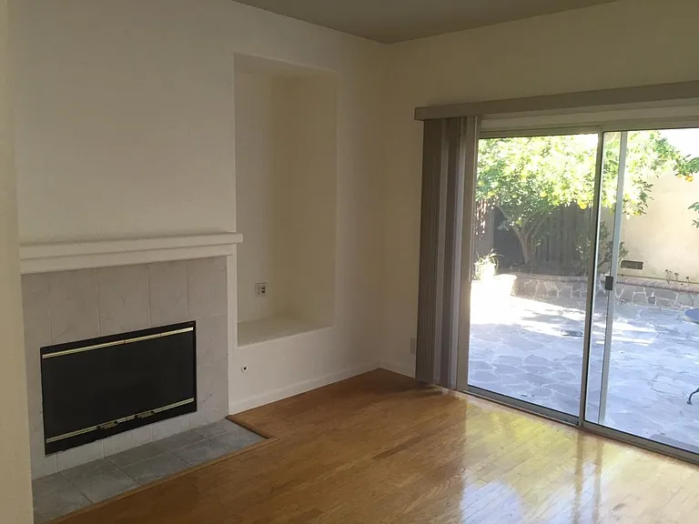 1884 Wayne Cir — Photo 5