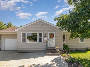 839 Spencer St S, Shakopee, MN 55379