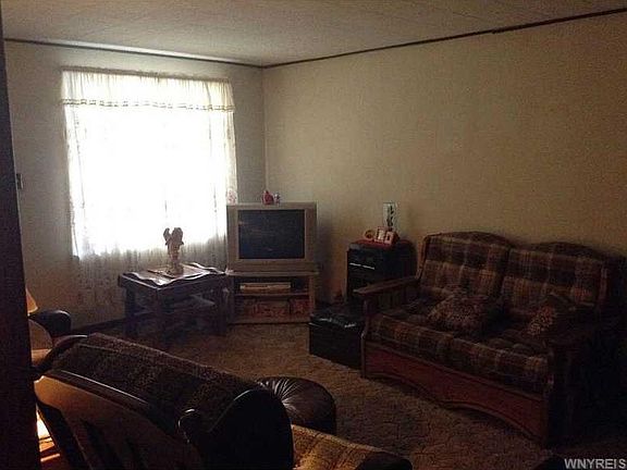 4th image of 90 David Ave