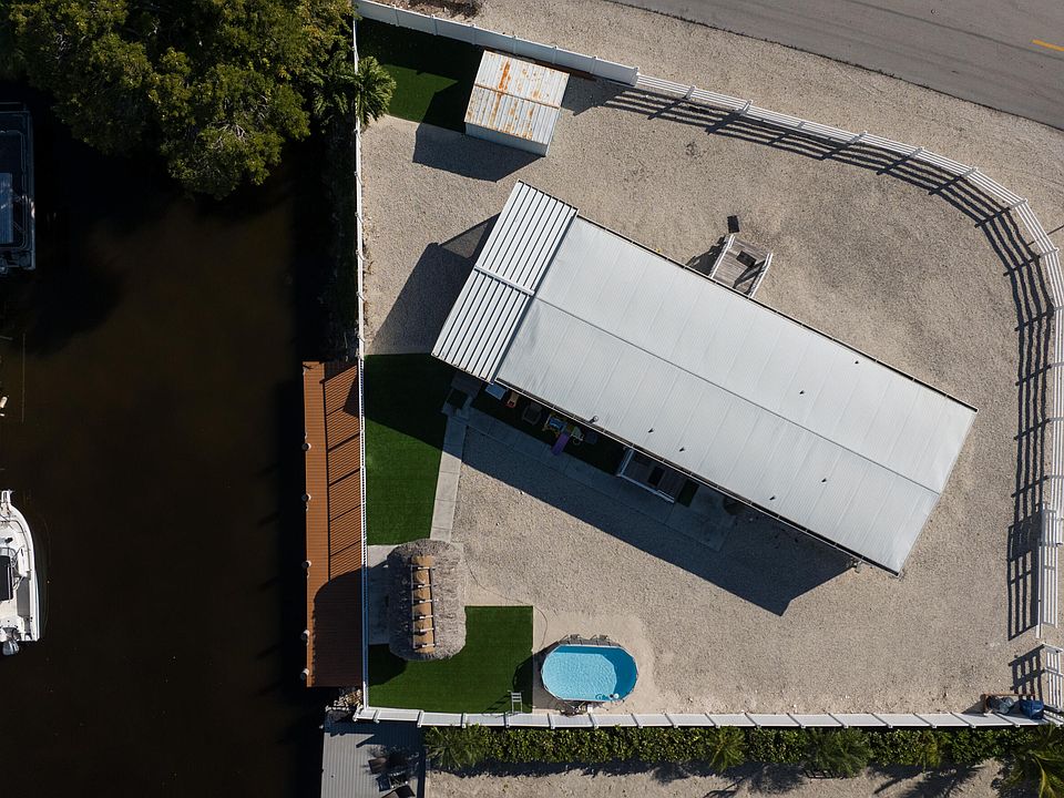 1st image of 301 Vaca Rd