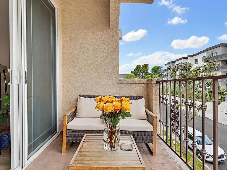 5132 W Maplewood Ave #202 — Photo 43