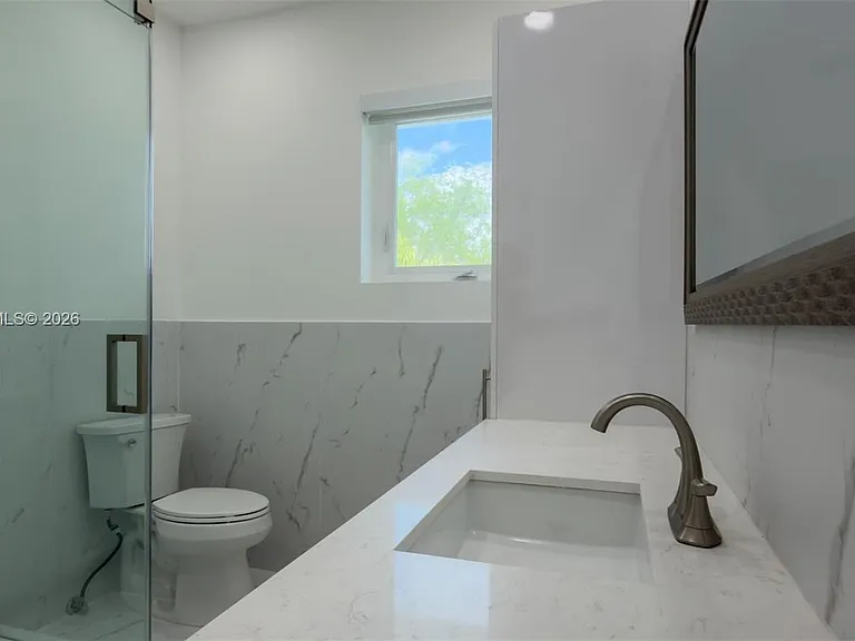 1690 Daytonia Rd — Photo 17